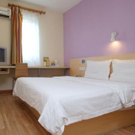 7 Days Inn Guangzhou Jiangtai Rd Metro Dış mekan fotoğraf